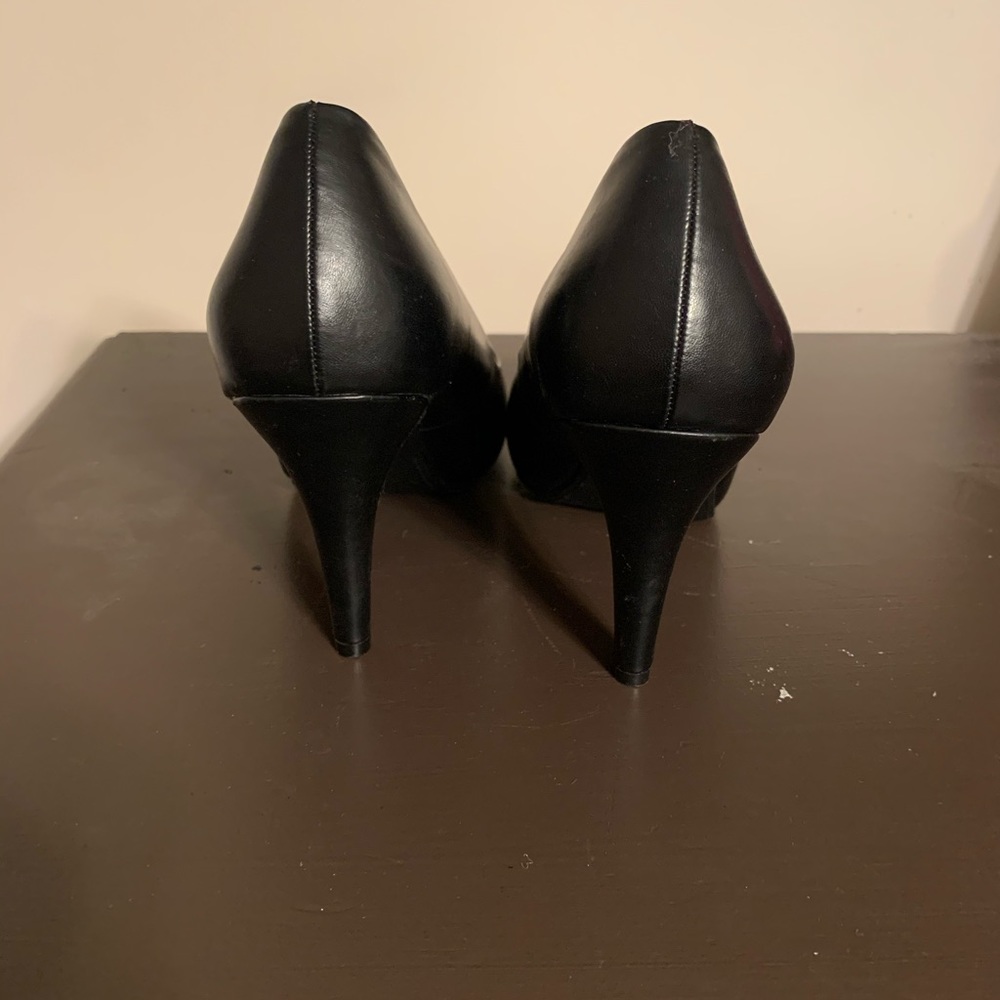 Peep toe pump - Picture 3 of 3